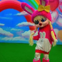 اجرای مراسم کودک با عروسک تن پوش