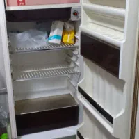 دوعدد یخچال قدیمی همراه بافرش ماشینی و...|یخچال و فریزر|گلپایگان, |دیوار