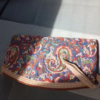 کیف و کفش|کیف، کفش، کمربند|نیشابور, بزرگمهر|دیوار