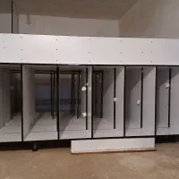 قفسه و ویترین و مانکن