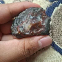 مشکوک به عقیق مشکی