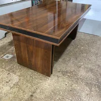 میز کنفرانس