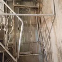 پنجره آلومینیومی قدیمی