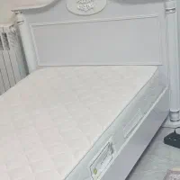 تخت تک نفره به همراه تشک (ابعاد ۱ در ۲ متر)