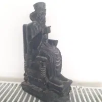 مجسمه سنگی قدیمی