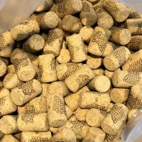 چوب پنبه انگوری استوانه مخروطی بطری|ظروف نگهدارنده، پلاستیکی، یک‌بارمصرف|تهران, بازار|دیوار
