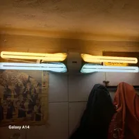 مهتابی با چهار عدد لامپ مهتابی و آفتابی