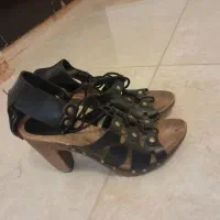 صندل خارجی جنس چوب و چرم