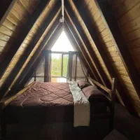 کلبه رویایی سوئیسی استخردار|اجارهٔ کوتاهمدت ویلا و باغ|چالوس, |دیوار