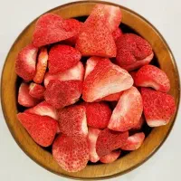 توت فرنگی خشک