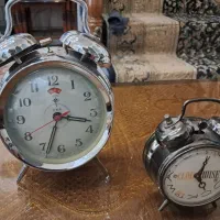 ساعت رومیزی قدیمی و دکوری