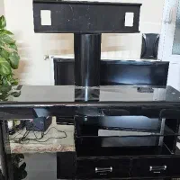 میزتلویزیون شیشه‌ای