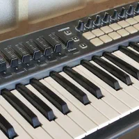 میدی کیبورد novation Launchkey 61|پیانو، کیبورد، آکاردئون|اصفهان, ملک‌شهر|دیوار