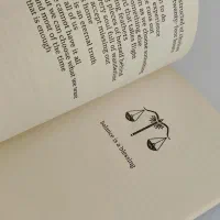 کتاب انگلیسی|کتاب و مجله ادبی|پیشوا, |دیوار