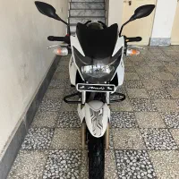 اپاچی ۱۸۰ سفید