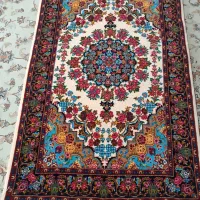 فرش گل سرخ دست باف