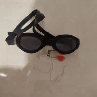 عینک استخر، به همراه یک عدد دماغ گیر و گوش گیر