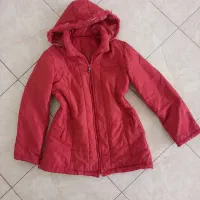 کاپشن قرمز تیره