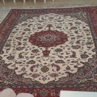 به تعداد ی بافنده ماهر جهت بافتن قالی نیازمندیم .