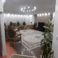 130 متر ویلایی/ غرق نور / با حیاط دربست / و جکوزی