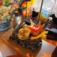 تعدادی لوازم دکوری خارجی و تابلو نقاشی