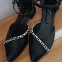 سه جفت کفش زنانه