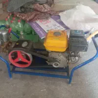 کارگر سمپاش کشاورزی