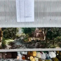 دار قالی و نخ و نقشه و همه ابزار