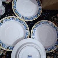 تعدادی نعلبکی برای فروش