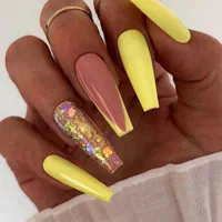 خدمات و آموزش ناخن مژه تتو رنگ مو کوتاهی با مدرک