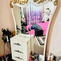 میز آرایشی با آینه طرح سلطنتی