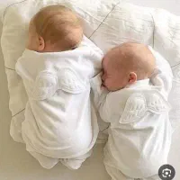 پرستار بچه دوقلو