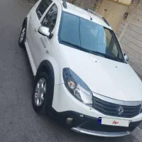 رنو ساندرو استپ‌وی اتوماتیک، مدل ۱۳۹۵