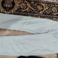 یک عدد شلوار مام فیت در حد نو سایز ۴۳