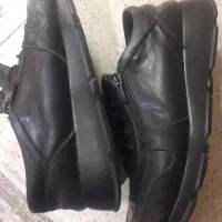 یک جفت کفش طبی اسپرت چرم سایز ۳۹ در حد نو|کیف، کفش، کمربند|تهران, ابوذر|دیوار