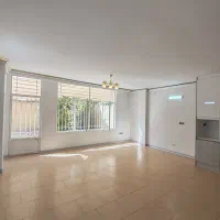 آپارتمان همکف حیاط اختصاصی هشت بهشت