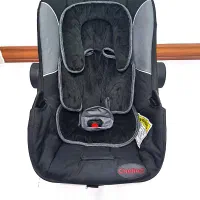 صندلی خودرو و کریر اسپانیایی chelino (دو کاره)