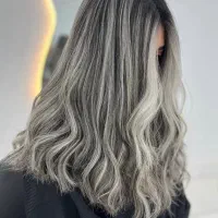 با هر بودجه ی ک دارین موهاتونو لایت و کوتاه کن