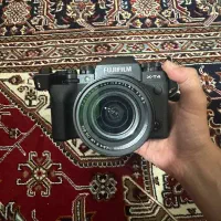 Fujifilm XT4 با لنز 18-55