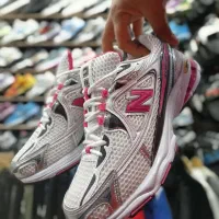 انواع کتونی در رنگ بندی و سایز بندی