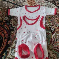 یه سری لباس نوزادی دخترانه