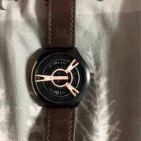 ساعت مچی مدل چرخشی