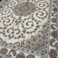 یه جفت فرش ۹ متری۷۰۰شانه گل برجسته رنگ روشن درحدنو