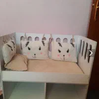تخت کنار مادر