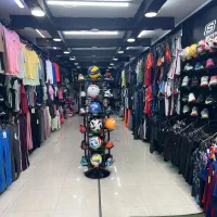 به یک فروشنده اقا /خانم خوش برخورد و مسئولیت پذیر