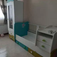 کمد لباس و تخت و ویترین بچه