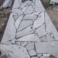 به یک کارگر ساختمانی