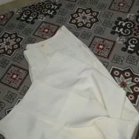 تعدادی لباس و شال