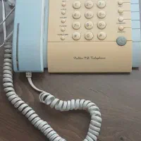 تلفن روی میز