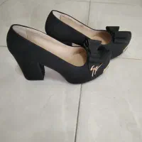 کفش پاشنه دار۳۰۰